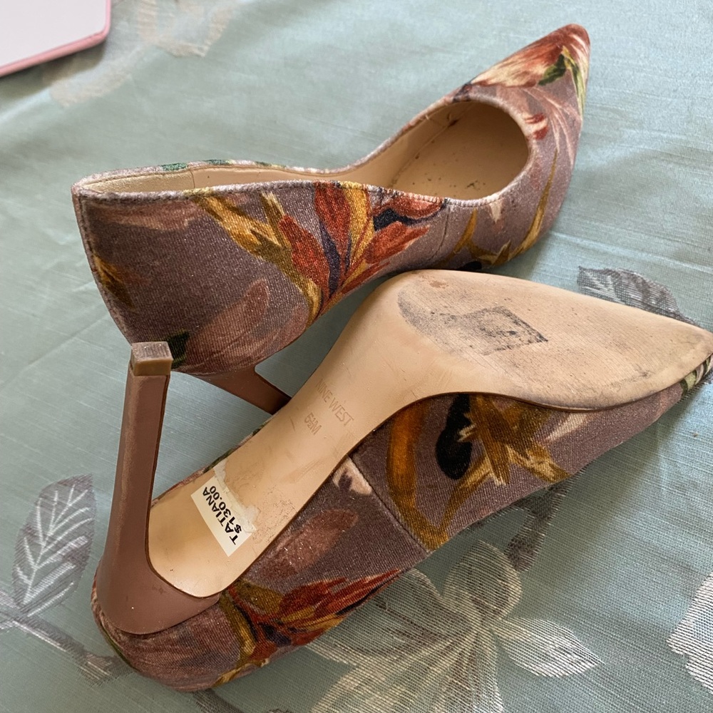 Size 5.5 Nine West Heels - Picture 4 of 4